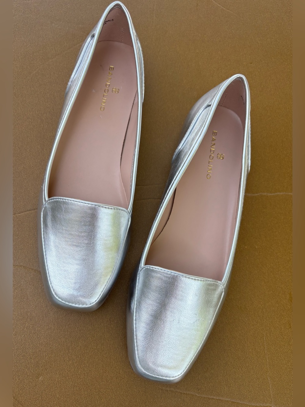 BANDOLINO Metallic Silver Square-Toe Flats Size 7M